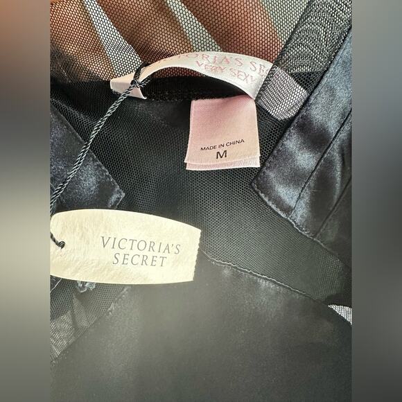 NWT Vintage Victoria’s Secret “Very Sexy” Black Satin Slip Dress – M - Picture 4 of 8